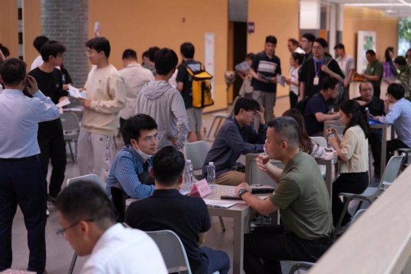 易云达 “零租筑巢”点燃科创梦想，龙岗为高校科创项目铺就成长快车道